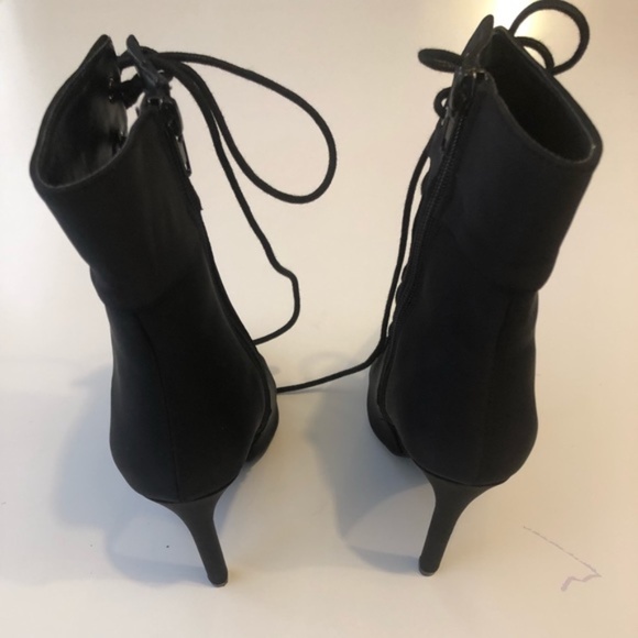 FashionNova ‘Social’ Olivia Black Lace-Up Heeled Booties – Size 5 |Stiletto Heel - Picture 4 of 5